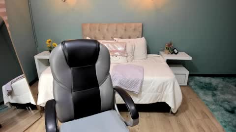 Cataleya online show from 11.24.25