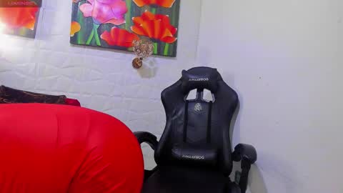 Snapshot of miss_clarepocahose chatting on 02.13.26 Clare PocaHose online show from 02.13.26