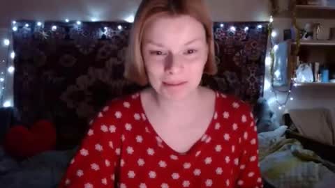 Snapshot of miss_elistia_ chatting on 12.04.24 Elis online show from 12.04.24