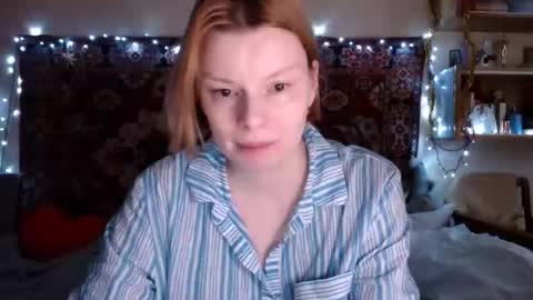 Snapshot of miss_elistia_ chatting on 12.11.24 Elis online show from 12.11.24