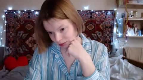 Snapshot of miss_elistia_ chatting on 12.17.24 Elis online show from 12.17.24