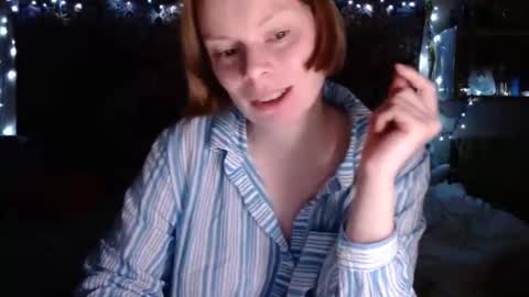 Snapshot of miss_elistia_ chatting on 12.17.24 Elis online show from 12.17.24
