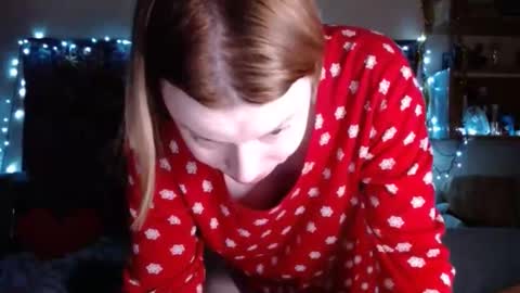Snapshot of miss_elistia_ chatting on 12.25.24 Elis online show from 12.25.24