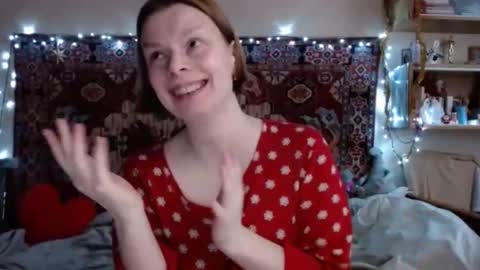 Snapshot of miss_elistia_ chatting on 12.26.24 Elis online show from 12.26.24