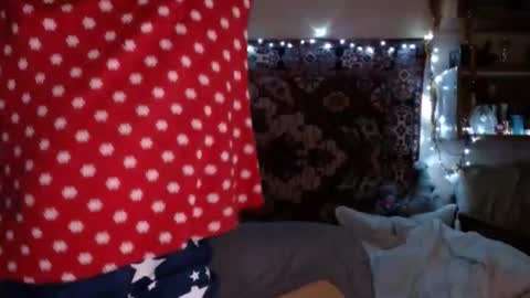 Snapshot of miss_elistia_ chatting on 12.27.24 Elis online show from 12.27.24