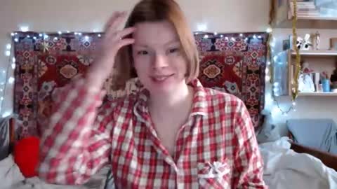 Snapshot of miss_elistia_ chatting on 01.08.25 Elis online show from 01.08.25