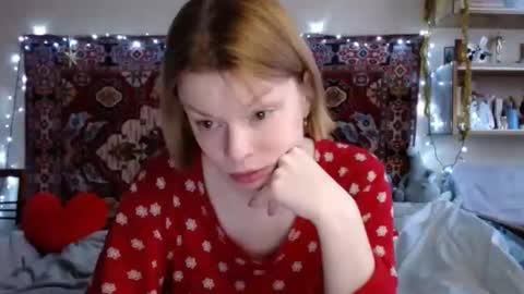 Snapshot of miss_elistia_ chatting on 01.13.25 Elis online show from 01.13.25