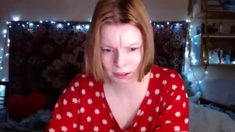Snapshot of miss_elistia_ chatting on 01.14.25 Elis online show from 01.14.25