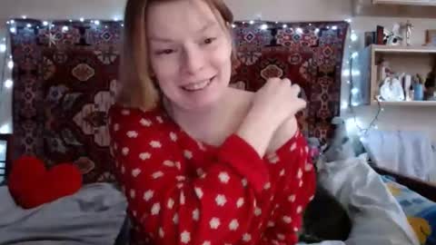 Snapshot of miss_elistia_ chatting on 01.16.25 Elis online show from 01.16.25