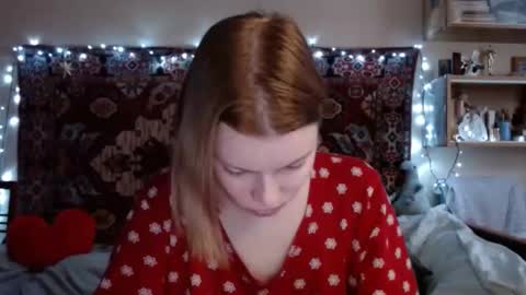 Snapshot of miss_elistia_ chatting on 01.17.25 Elis online show from 01.17.25