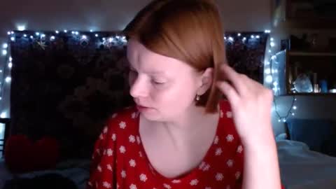 Snapshot of miss_elistia_ chatting on 01.20.25 Elis online show from 01.20.25