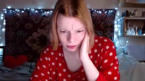 Snapshot of miss_elistia_ chatting on 01.22.25 Elis online show from 01.22.25