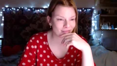 Snapshot of miss_elistia_ chatting on 01.22.25 Elis online show from 01.22.25