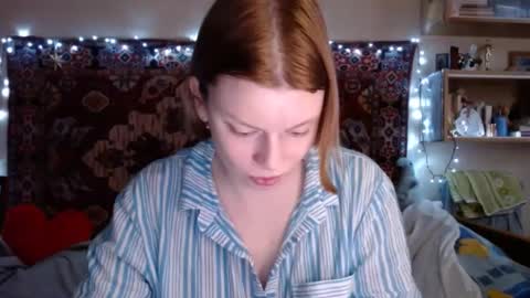 Snapshot of miss_elistia_ chatting on 01.27.25 Elis online show from 01.27.25