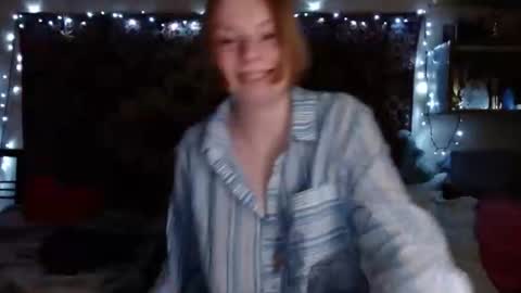 Snapshot of miss_elistia_ chatting on 02.05.25 Elis online show from 02.05.25