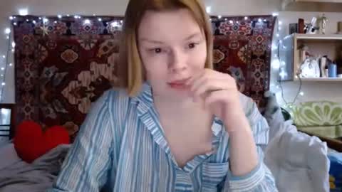 Snapshot of miss_elistia_ chatting on 02.07.25 Elis online show from 02.07.25