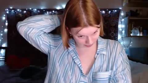 Snapshot of miss_elistia_ chatting on 02.07.25 Elis online show from 02.07.25