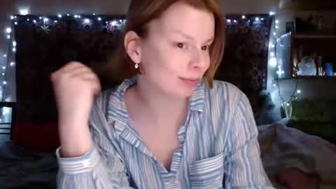 Snapshot of miss_elistia_ chatting on 02.10.25 Elis online show from 02.10.25