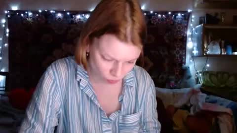 Snapshot of miss_elistia_ chatting on 02.13.25 Elis online show from 02.13.25