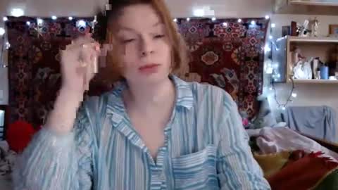 Snapshot of miss_elistia_ chatting on 02.14.25 Elis online show from 02.14.25
