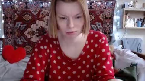 Snapshot of miss_elistia_ chatting on 02.18.25 Elis online show from 02.18.25