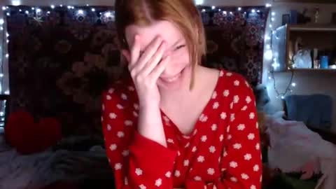 Snapshot of miss_elistia_ chatting on 02.18.25 Elis online show from 02.18.25