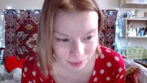 Snapshot of miss_elistia_ chatting on 02.19.25 Elis online show from 02.19.25