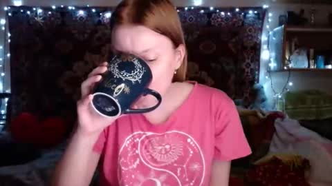 Snapshot of miss_elistia_ chatting on 02.19.25 Elis online show from 02.19.25