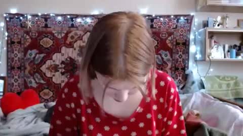 Snapshot of miss_elistia_ chatting on 02.24.25 Elis online show from 02.24.25