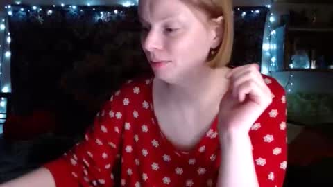 Snapshot of miss_elistia_ chatting on 02.24.25 Elis online show from 02.24.25