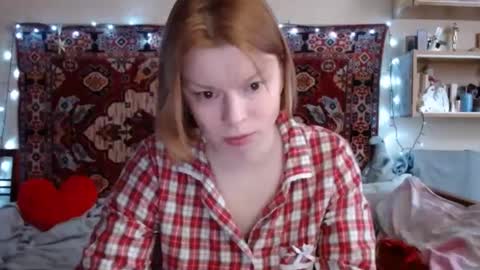 Snapshot of miss_elistia_ chatting on 03.04.25 Elis online show from 03.04.25