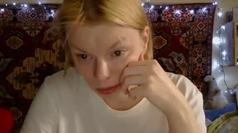 Snapshot of miss_elistia_ chatting on 09.23.25 Elis online show from 09.23.25