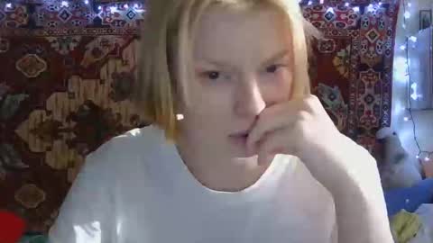 Snapshot of miss_elistia_ chatting on 09.26.25 Elis online show from 09.26.25