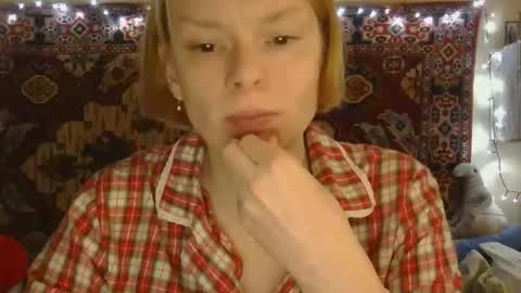 Snapshot of miss_elistia_ chatting on 09.30.25 Elis online show from 09.30.25