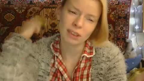 Snapshot of miss_elistia_ chatting on 10.15.25 Elis online show from 10.15.25