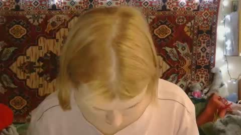 Snapshot of miss_elistia_ chatting on 10.22.25 Elis online show from 10.22.25