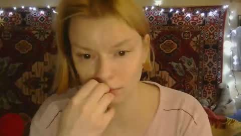 Snapshot of miss_elistia_ chatting on 10.24.25 Elis online show from 10.24.25