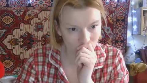 Snapshot of miss_elistia_ chatting on 03.16.26 Elis online show from 03.16.26