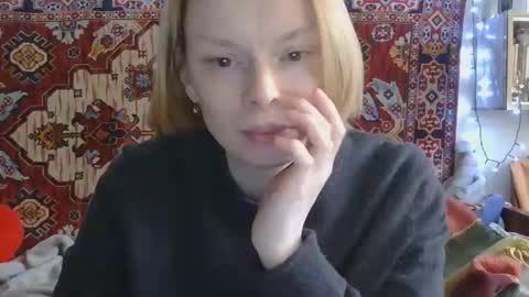 Snapshot of miss_elistia_ chatting on 04.16.26 Elis online show from 04.16.26