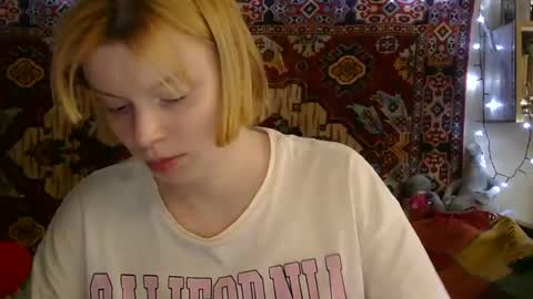 Snapshot of miss_elistia_ chatting on 06.22.26 Elis online show from 06.22.26