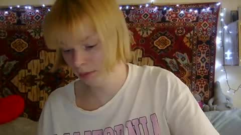 Snapshot of miss_elistia_ chatting on 07.15.26 Elis online show from 07.15.26
