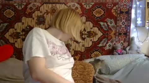Snapshot of miss_elistia_ chatting on 07.16.26 Elis online show from 07.16.26