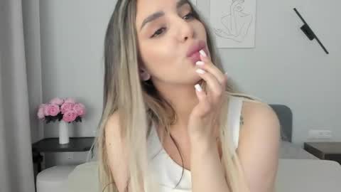 Snapshot of miss_emilyy chatting on 04.29.26 Emily online show from 04.29.26