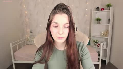 Snapshot of miss_eva__ chatting on 09.12.25 Eva online show from 09.12.25