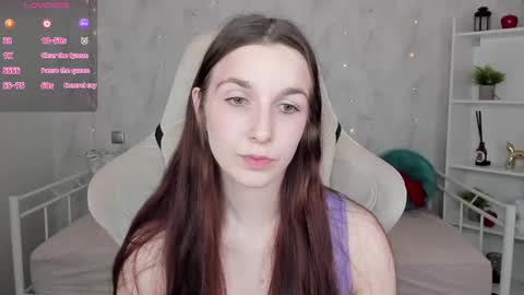 Snapshot of miss_eva__ chatting on 10.20.25 Eva online show from 10.20.25