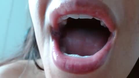 Miss Evoleth online show from 11.26.25