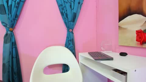 Monica Patricia online show from 02.10.25