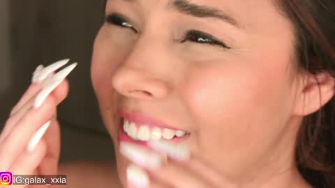  Elisabeth  IG galax xxia       online show from 02.07.25