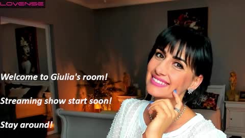 Miss Giulia online show from 03.25.26