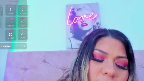 Snapshot of miss_horney chatting on 09.23.25 miss_horney online show from 09.23.25